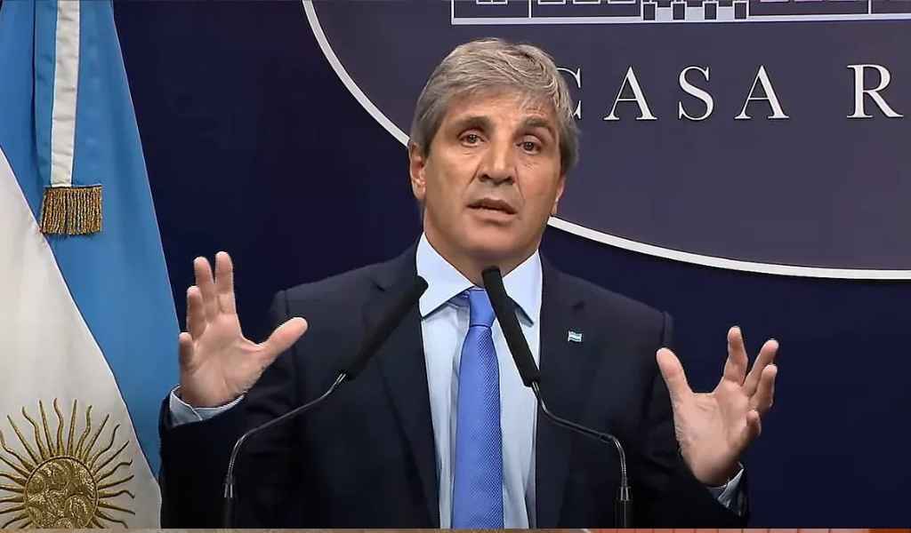 La inflación saltó al 2,8 por ciento, pero Milei dice que Toto Caputo es "el más grande"