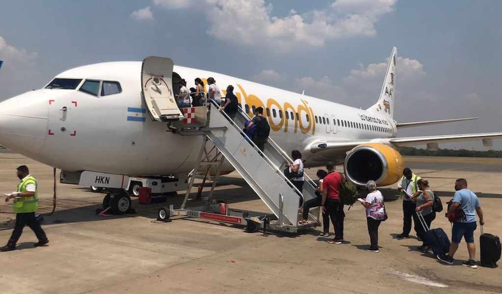 Flybondi volvió a lo de siempre y canceló vuelos en Salta: "Nadie los controla"