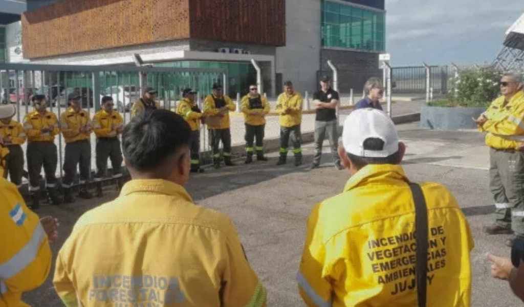 Relevaron al primer contingente de brigadistas forestales salteños que combatieron los incendios en Chubut: Hoy partió al sur el nuevo contingente