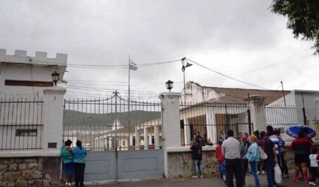 Un visitante Intentó ingresar marihuana a la cárcel de Villa Las Rosas pero lo descubrieron