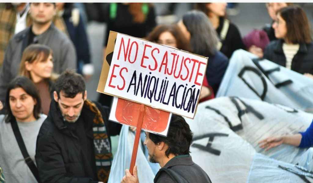En Salta jóvenes indígenas abandonan la universidad por la crisis económica