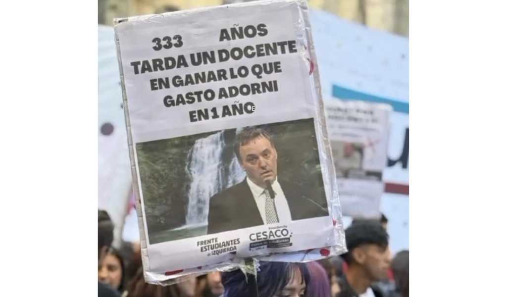 Un docente universitario debería trabajar 333 años para ganar lo que Adorni gastó en un año