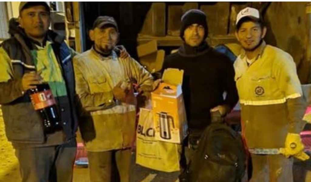 Honestidad en las calles de Salta: Recolectores de Agrotécnica Fueguina  devolvieron una mochila extraviada