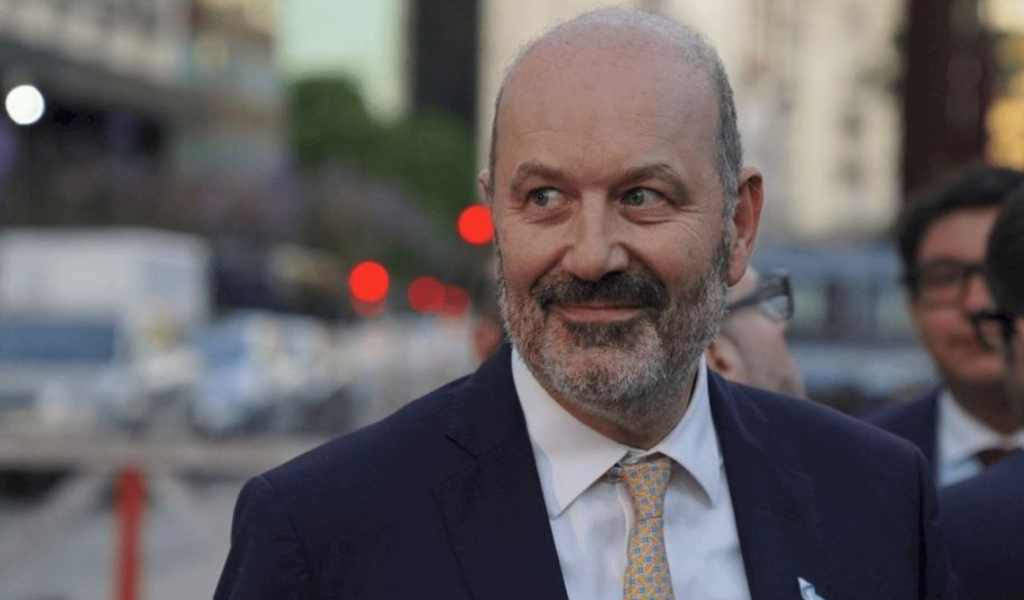 El patrimonio de Sturzenegger creció 970 millones y la mayor parte está en el exterior