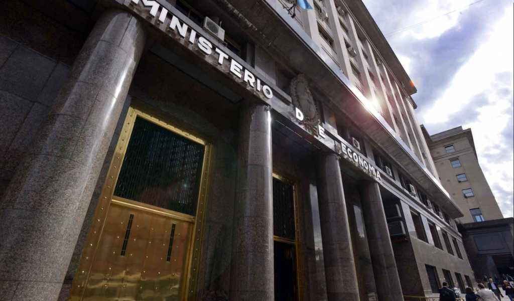 La continua emisión y el ajuste en intereses hizo que la deuda pública se incremente en u$s17.000 millones durante el primer bimestre