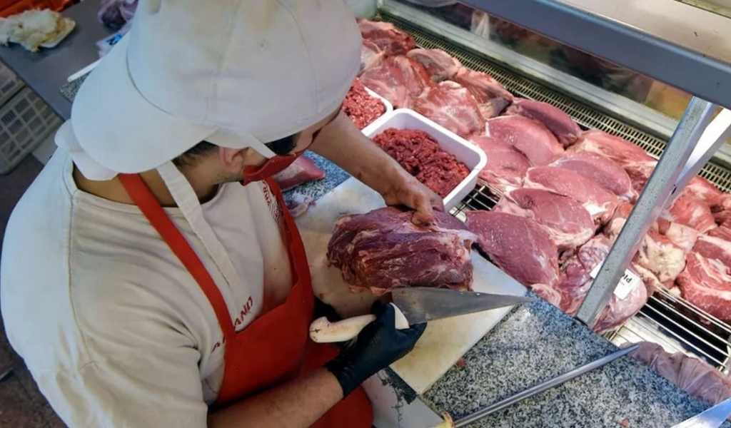 El consumo de carne es el más bajo en más de 20 años y el derrumbe de la faena supera los dos dígitos