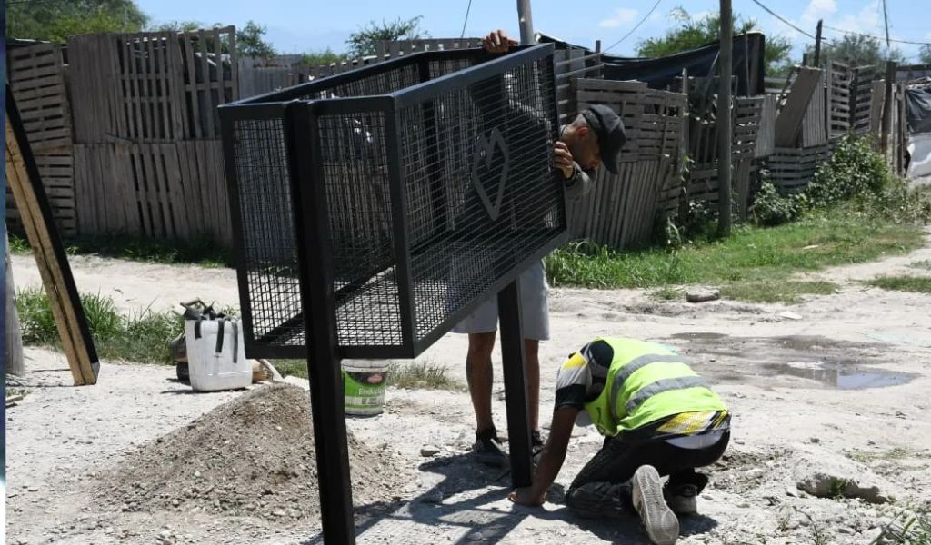 La Municipalidad de Salta colocó cestos comunitarios para un mejor manejo de los residuos