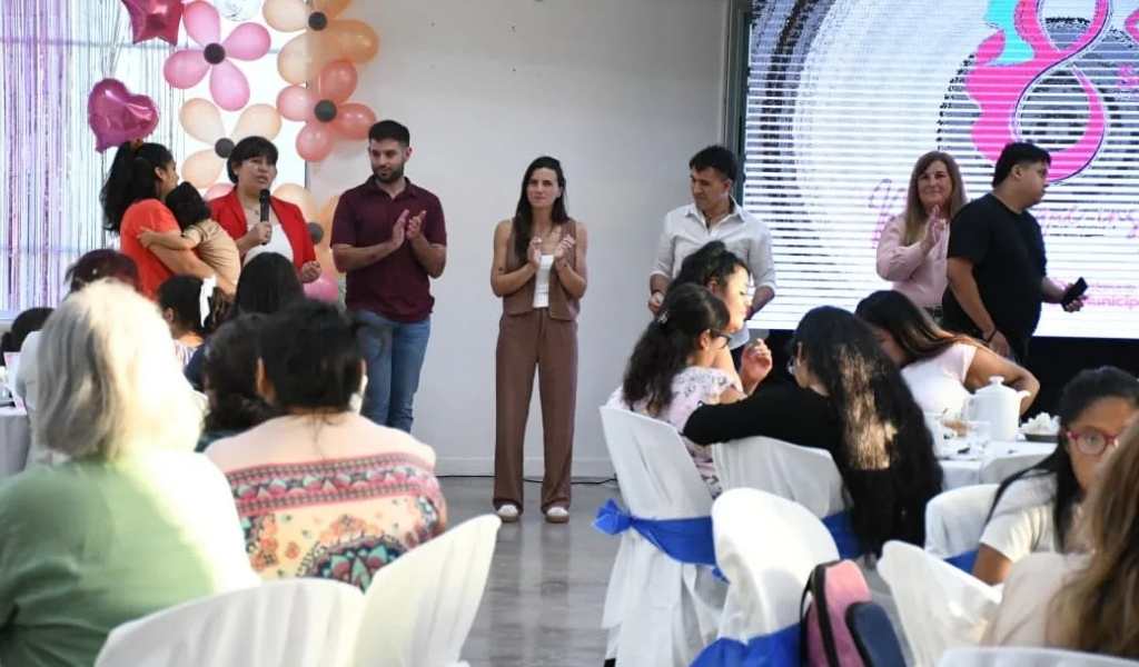 Distinguieron a vecinas emprendedoras de la ciudad