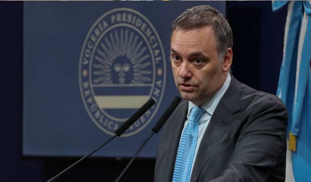 Adornigate: La PSA se llevó de la TV Pública documentos de la productora del periodista cercano a Adorni