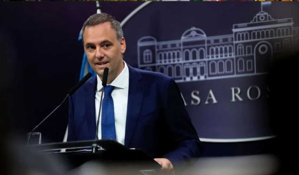 Presunto enriquecimiento ilícito: El fiscal Pollicita investigaría más de 10 viajes de Manuel Adorni al exterior