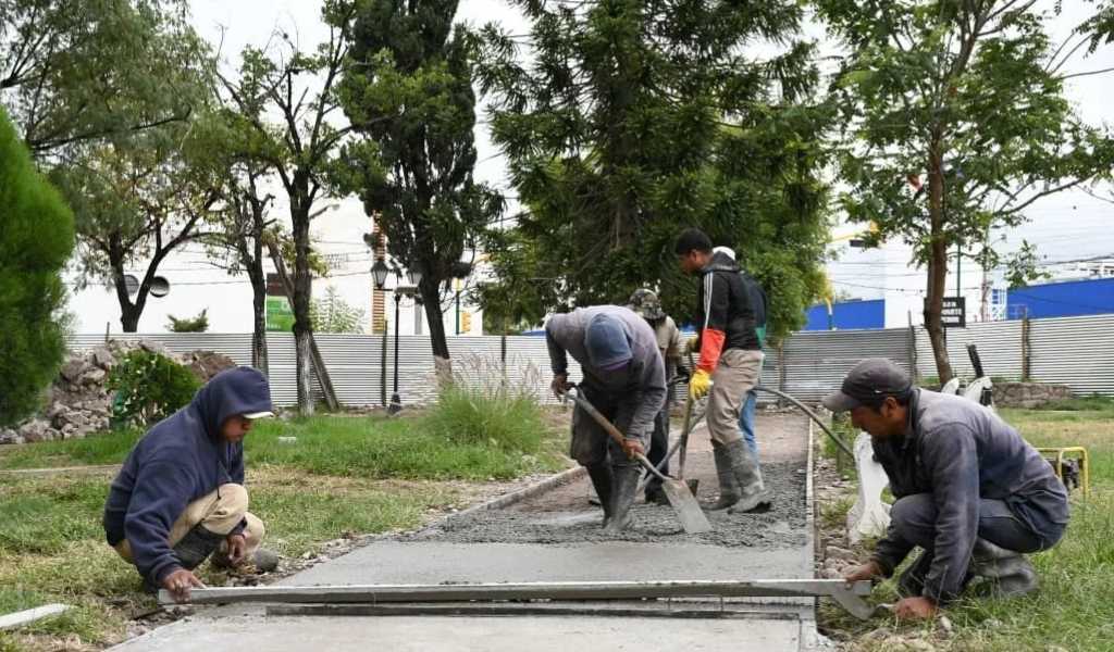 La Plaza Evita se está renovando en su totalidad: Comenzó la construcción del playón deportivo y las nuevas caminerías