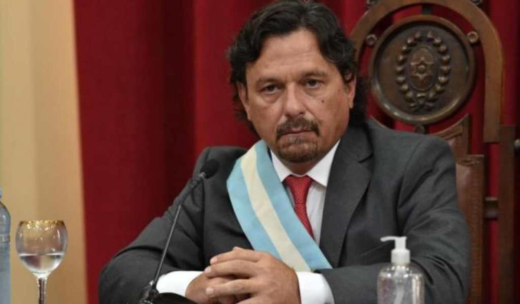 En Salta congelan el sueldo de funcionarios y planta politica. El Gobierno aseguran que ahorrará dos mil millones de pesos
