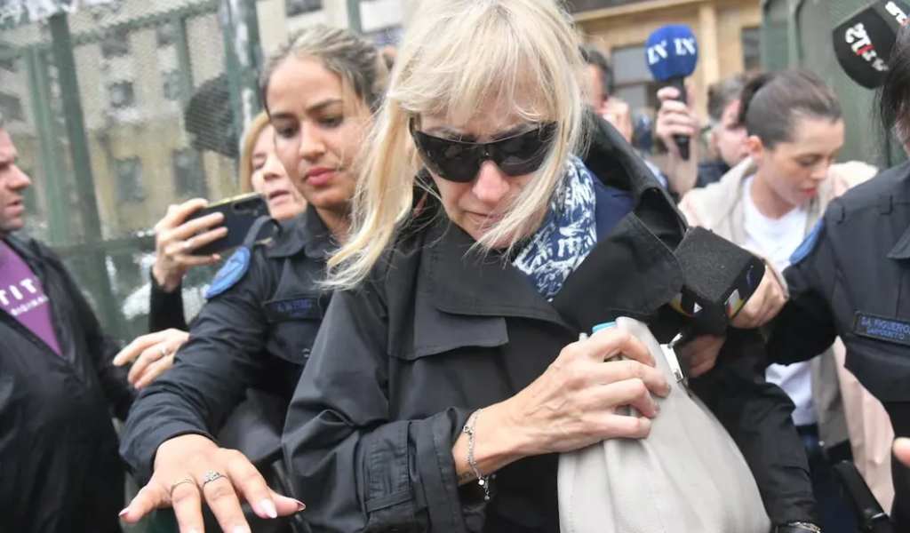 Jubiladas prestamistas de Adorni: Claudia Sbabo declaró que no recuerda detalles de la venta