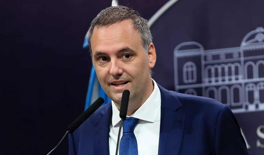 Descubren otro viaje familiar de Manuel Adorni: Fueron al exclusivo hotel Llao Llao Bariloche