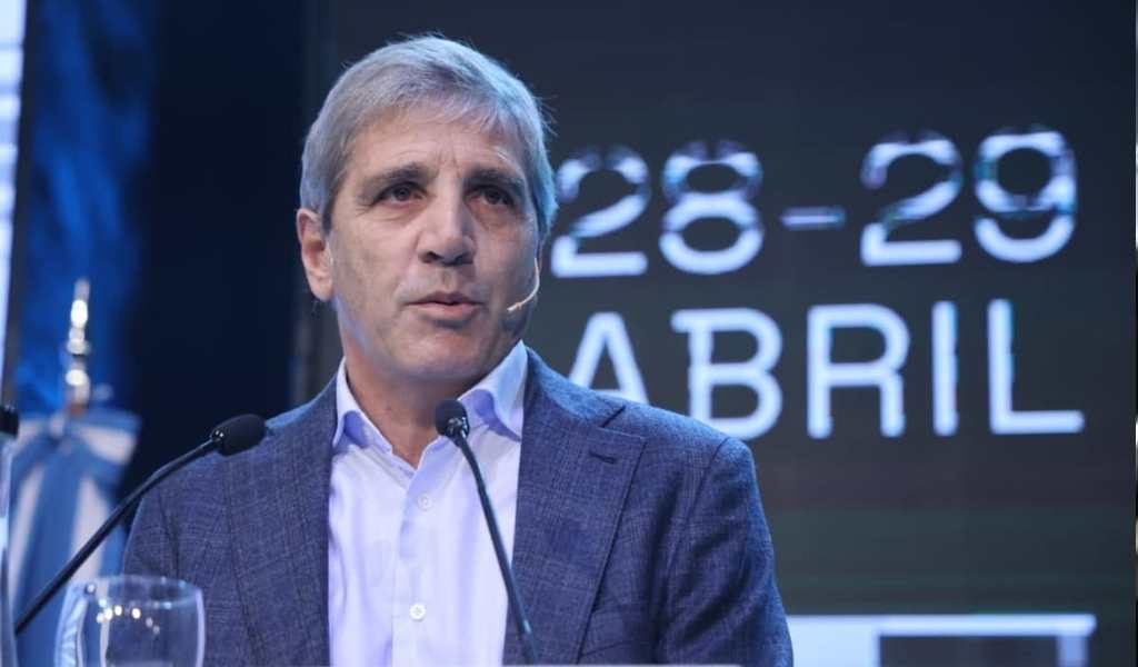 “No negamos que el dato de actividad de febrero dio mal", admitió Toto Caputo pero asegura que  "lo peor ya pasó"