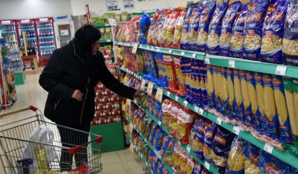Pese a la versión oficial los datos de actividad de mayo muestran que la recuperación del consumo por ahora no aparece