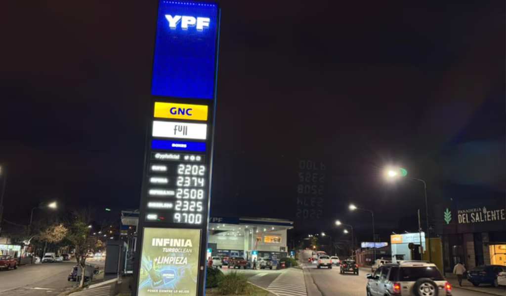 ¿No era que iba a bajar? Otra vez subieron los combustibles y en Salta la nafta súper llegó a $2.217