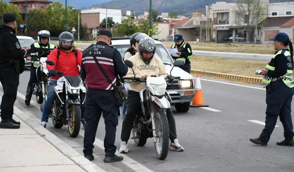 Operativo en Parque Bicentenario: Tránsito secuestró 12 motos por alcoholemia, falta de documentación, casco y circular sin luces