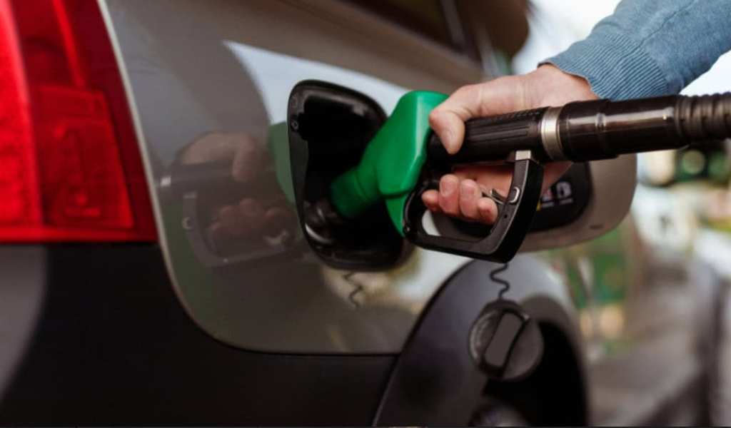 Alerta en los surtidores: En Salta la caída en ventas de combustible triplica la media del país