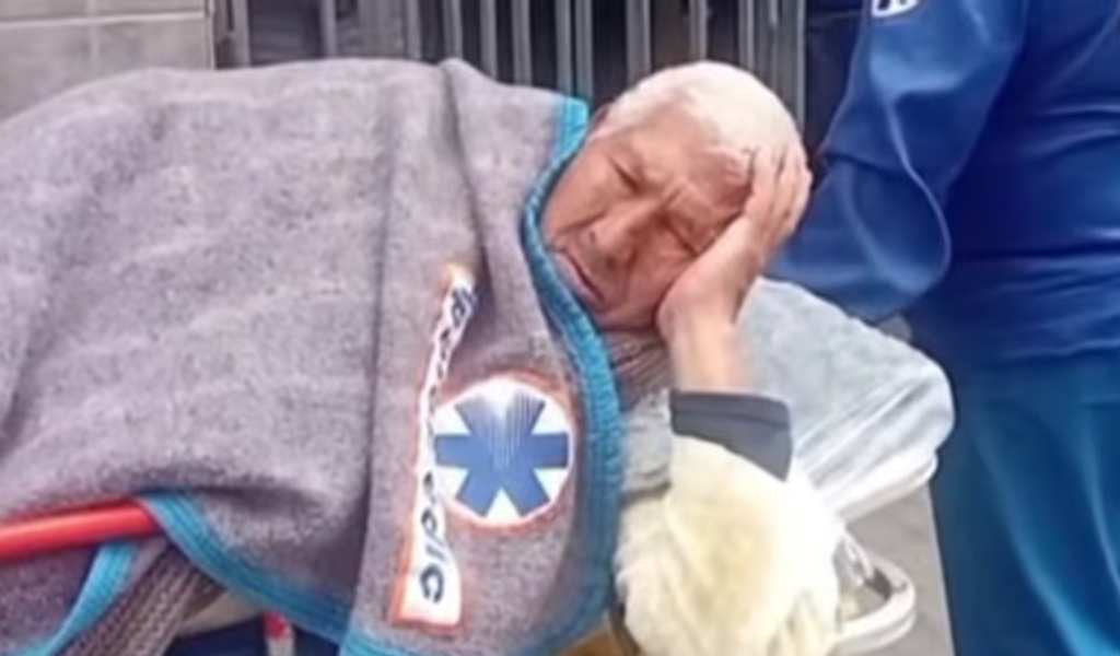 Por un abuelo abandonado en la puerta de un sanatorio el ministro de Salud de Salta cruzó al PAMI:  “Me tienen podrido”