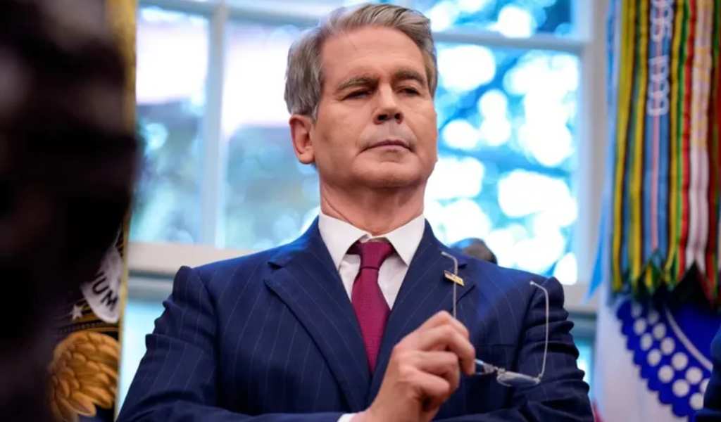 "Argentina fue el primer ejemplo": Scott Bessent confirmó que EEUU hará política exterior con dólares prestados del Tesoro