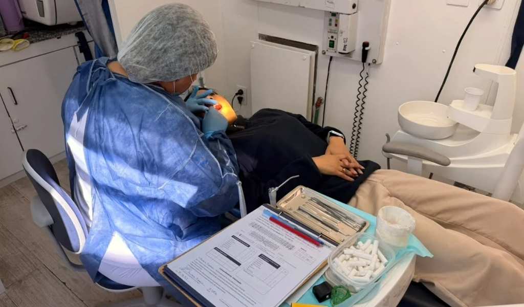 Hasta septiembre el Móvil Odontológico estará en la Escuela de Emprendedores