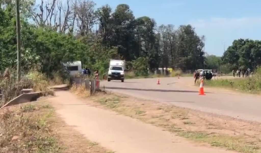 Conmoción en el norte de Salta: un policía murió al chocar su moto contra una casa rodante