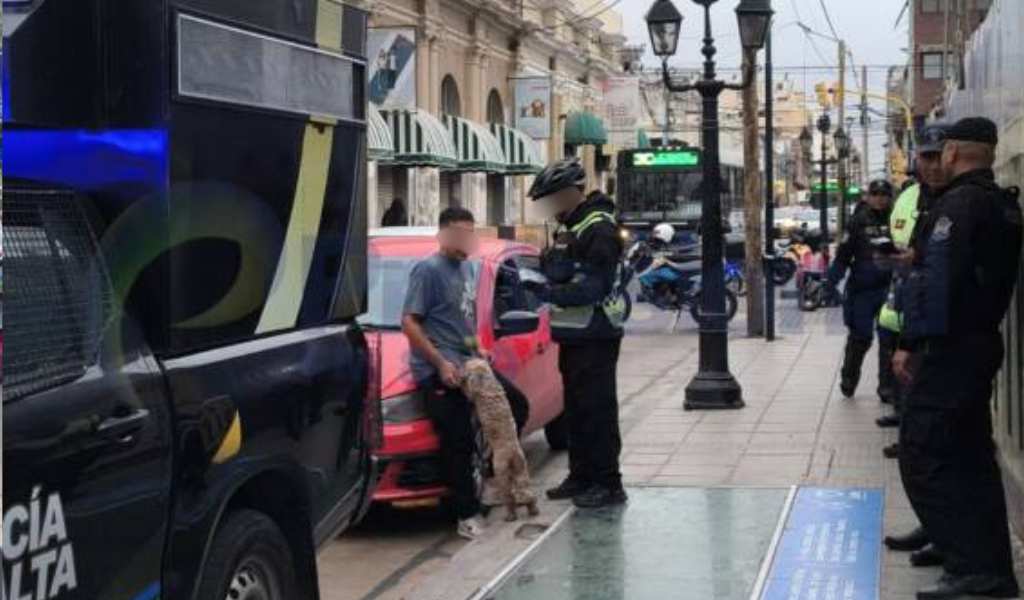 Dormido al volante y con 1.02 de alcohol: Dejó a su hijo en el colegio y lo atraparon borracho frente al Mercado San Miguel