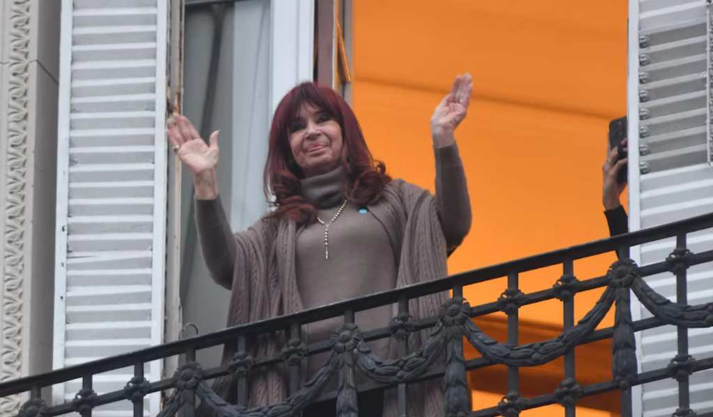 Causa Vialidad: CFK presentó un recurso de queja ante la Corte Suprema para evitar el decomiso de los bienes de sus hijos