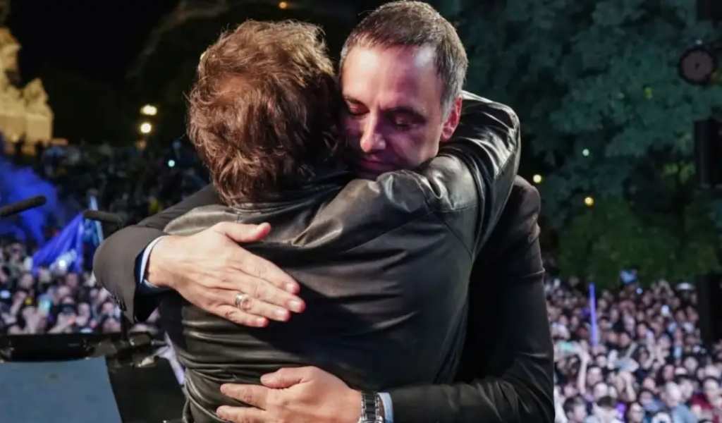 Milei respaldó a Adorni luego de presentar su declaración jurada: "Quedó claro que no robó"