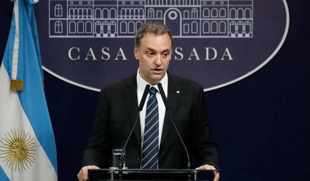 Los aliados al gobierno advirtieron que el Congreso no podrá aprobar las leyes de Javier Milei si sigue Adorni
