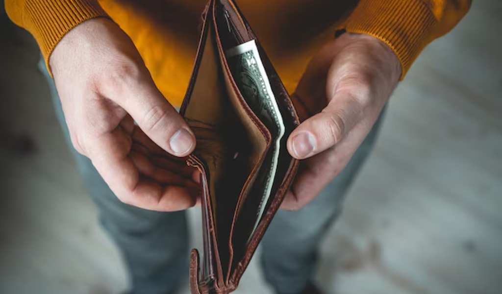 El drama del sobreendeudamiento: Hay empleados en blanco en Salta que llegan a fin de mes sin cobrar un peso