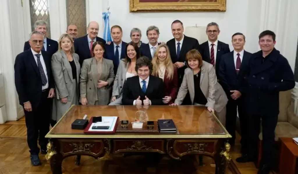 Igual que la inocencia fiscal de Adorni: Varios miembros del Gobierno de Milei se adhirieron al régimen simplificado de Ganancias