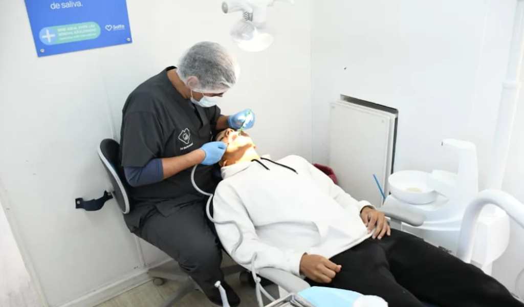 El Móvil Odontológico recorre los barrios cuidando la salud bucal de los salteños