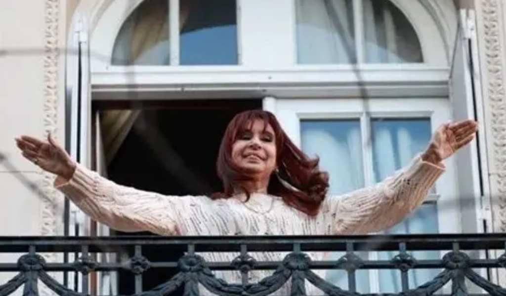 La Cámara de Casación ratificó que Cristina Kirchner debe  seguir utilizando tobillera electrónica