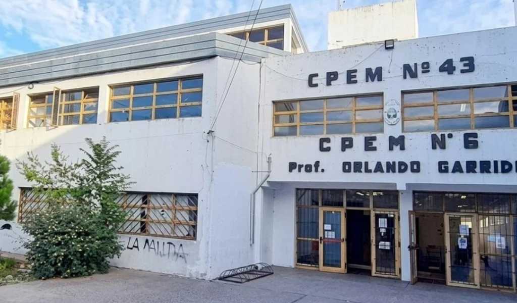 Terror en una escuela de Neuquén: Un alumno ingresó un arma y baleó a un compañero