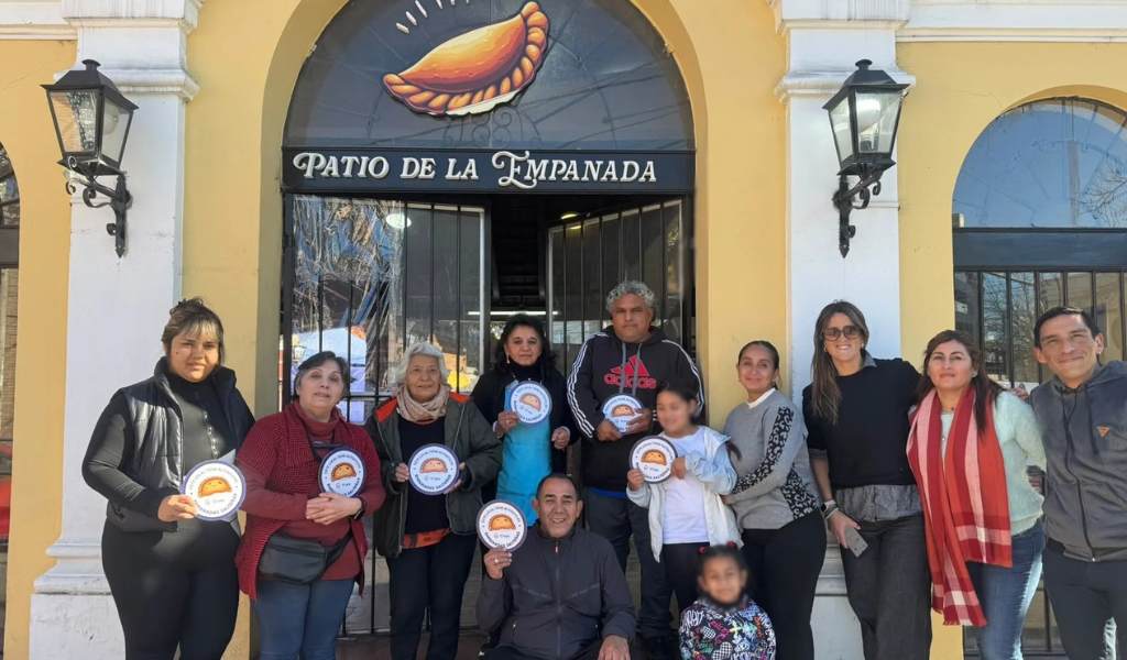 Locales del Patio de la Empanada recibieron el sello de ‘Auténtica Empanada Salteña’
