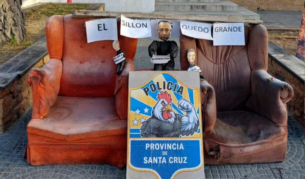 Crisis policial en Santa Cruz: Uniformados acuartelados acampan frente a la residencia del gobernador Vidal