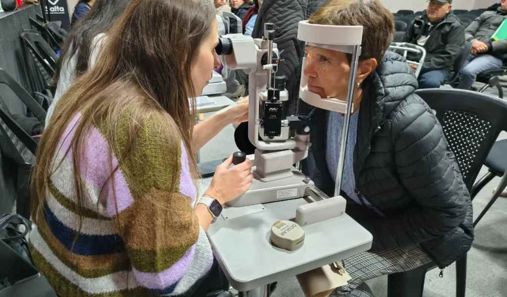 Salta Libre de Cataratas: la Municipalidad y la Fundación Saravia Olmos llevan un nuevo operativo de atención en la zona oeste