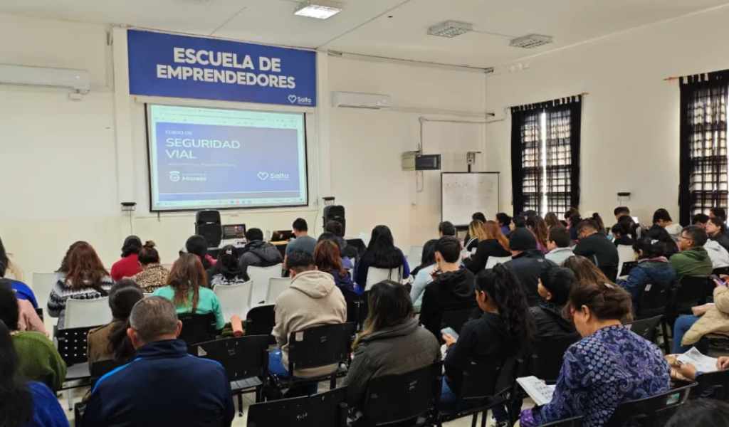 Son 200 alumnos: Comenzaron las clases teóricas en la Escuela de Manejo para la tercera tanda de inscriptos