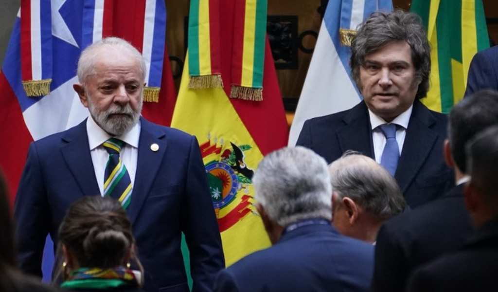 Lula respondió a los agravios de Milei y calificó como un "disparate" su presencia en el acto de Bolsonaro