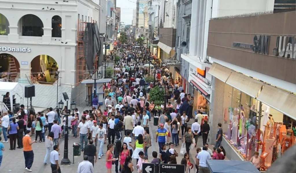 Preocupante dato en Salta: casi 7 de cada 10 trabajadores de hoteles, restaurantes y comercios están en la informalidad