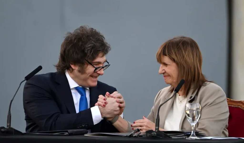 Interna en la Libertad Avanza: Bullrich le ofreció a Milei renunciar a la presidencia del bloque en el senado
