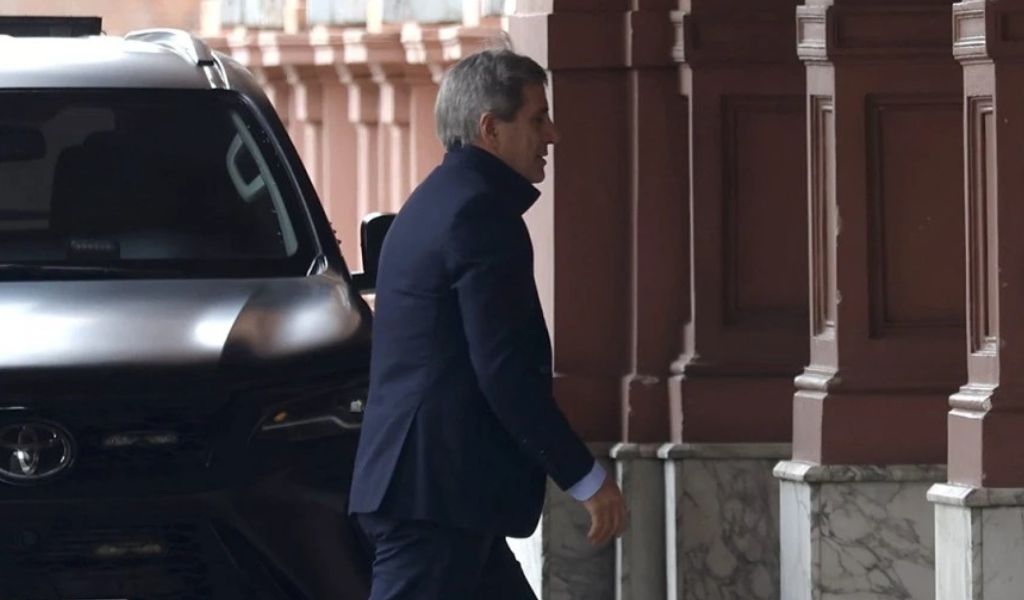 Caputo vuelve a subir las tasas para contener el dólar y complica la recuperación de la economía