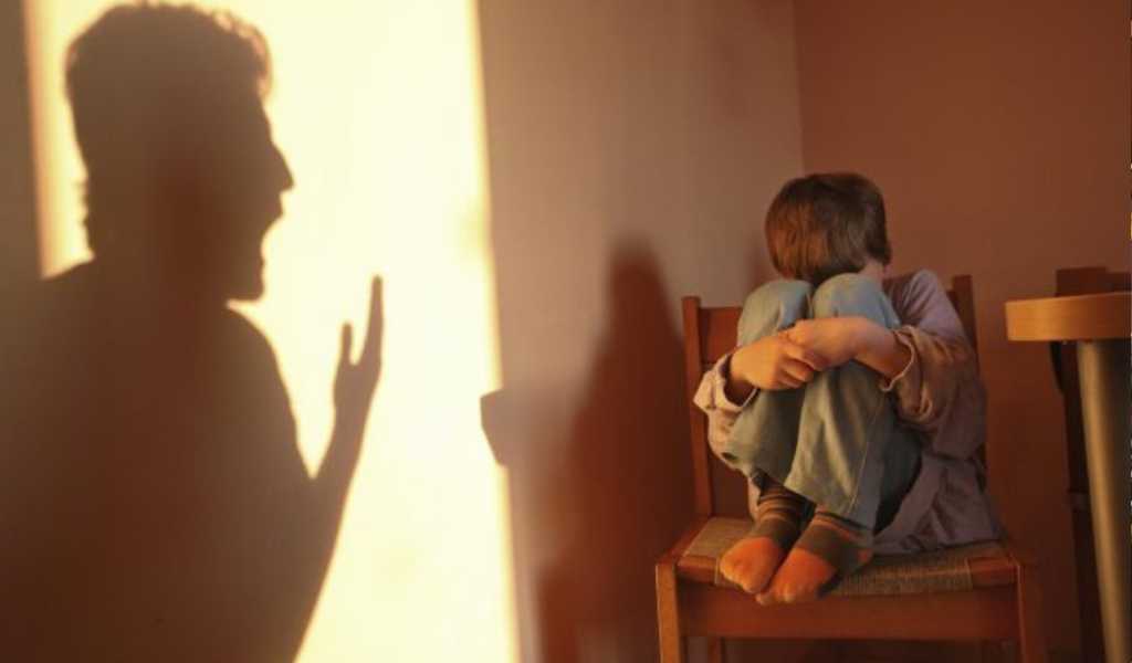 Un informe de la Universidad Austral  indica que el 34% de los niños argentinos sufre castigos físicos