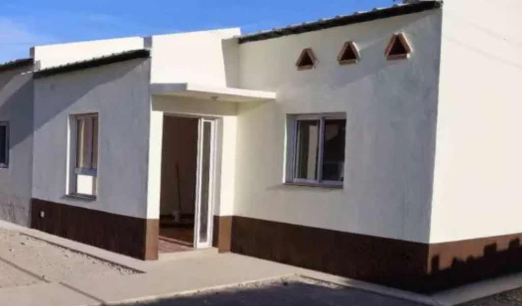 Seis familias de la comunidad wichi de Metán recibieron su casa