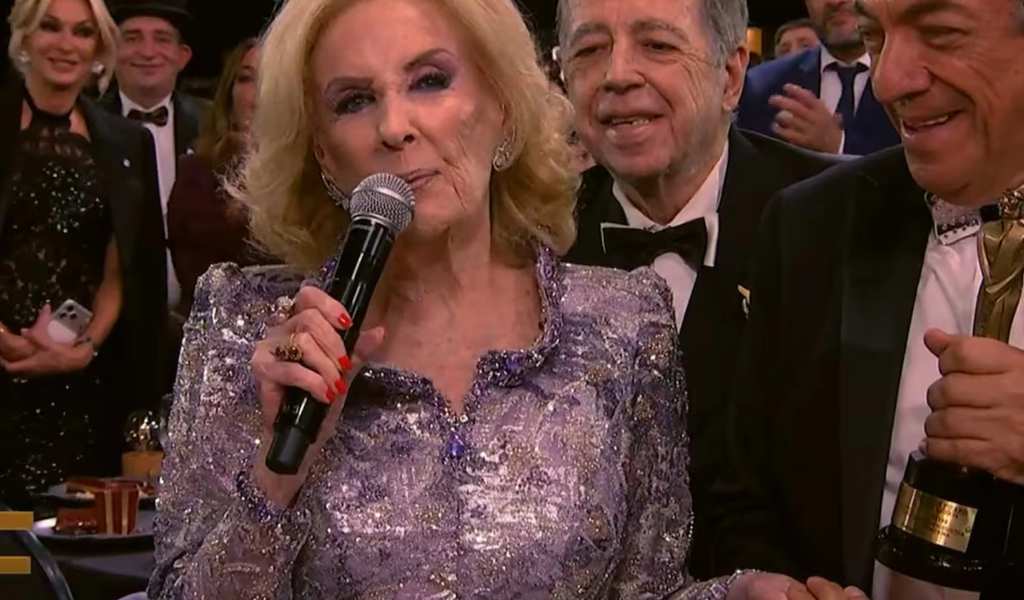 “No se van a librar de mí fácilmente”: el emotivo discurso de Mirtha Legrand al recibir el premio Martín Fierro