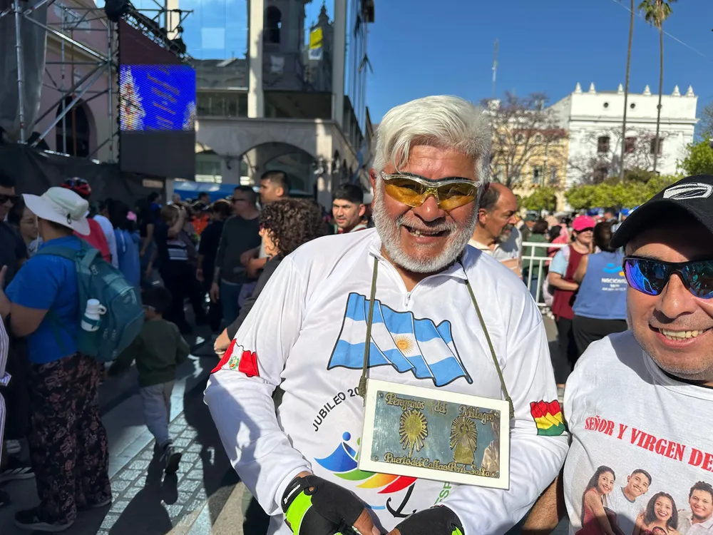 ¡Emocionante! Después de 24 dias llegaron los peregrinos que salieron de Perú para encontrarse con el Señor y la Virgen del Milagro