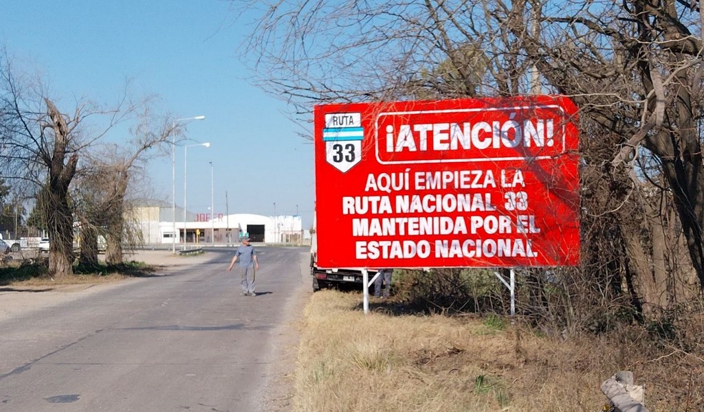 Aparecieron carteles en Santa Fe con reclamos a Nación por el estado de las rutas