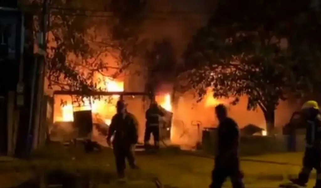 Investigan si el incendio ocurrido en Barrio Castañares, y dónde murió un hombre, fue intencional